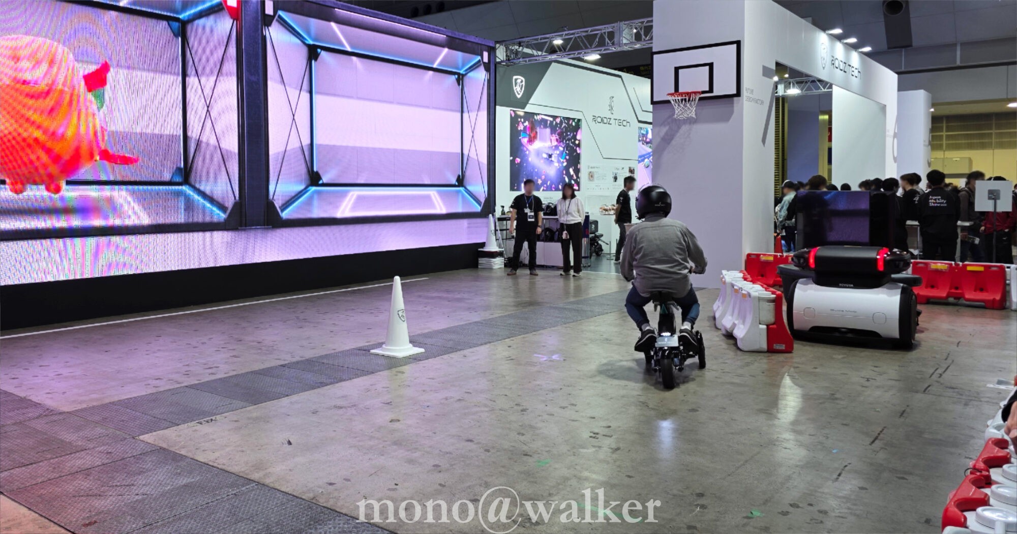 ジャパンモビリティショー2025 JMS2025 東京ビッグサイト 日本自動車工業会 電気自動車 コンセプトカー ROIDZ TECH ロイズテック Pandion 3輪 プラットフォーム型モビリティ 試乗